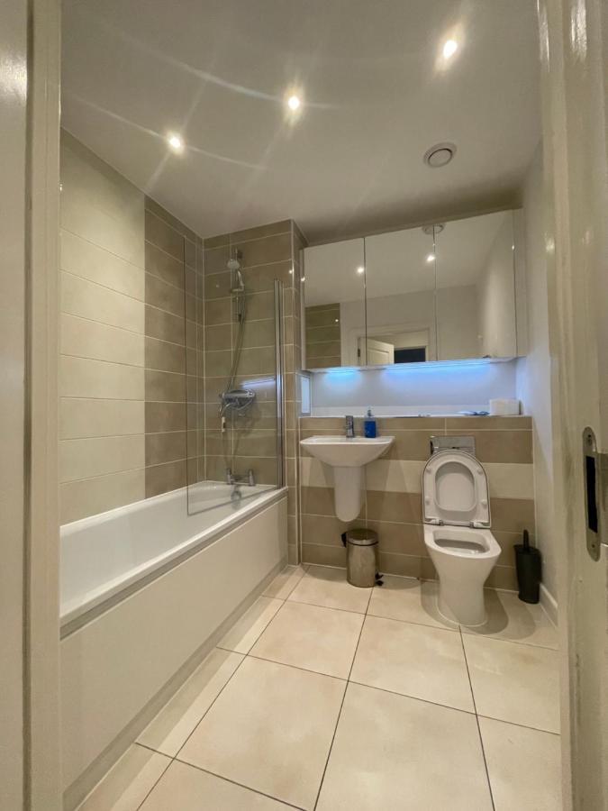 Amazing Apartment Moments Away From The Heart Of London Londres Exterior foto